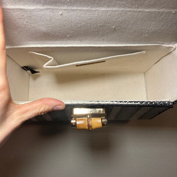 MMS Faux Snake Print Rigid‎ Mini Purse/Crossbody Statement Bag Black/White Wood - Picture 7 of 12